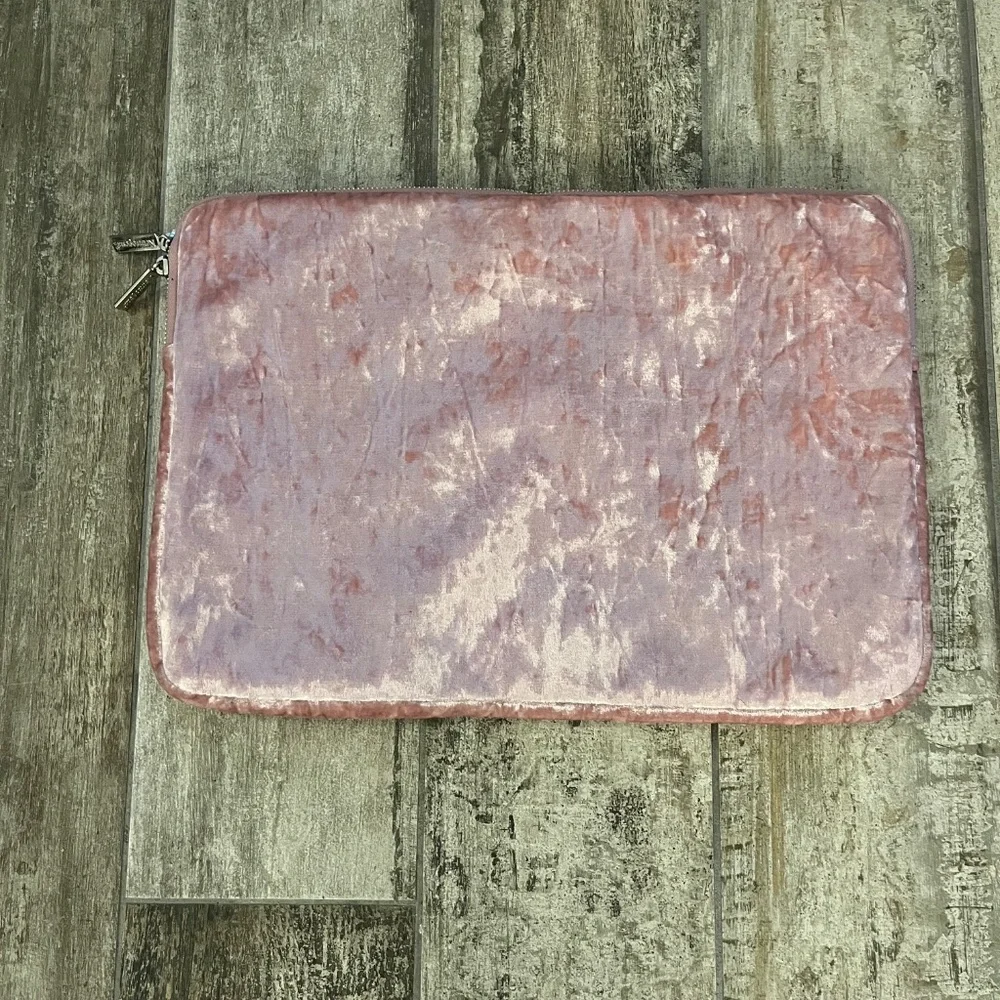Neutrogena Velvet Laptop Sleeve - 17 in.